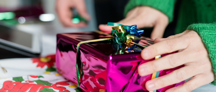 Gift Giving Guide: How and What to Give When You’re Not Sure of your Status